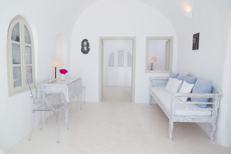 santorini-luxury-holidays-nostos-apartments-hotel (1)